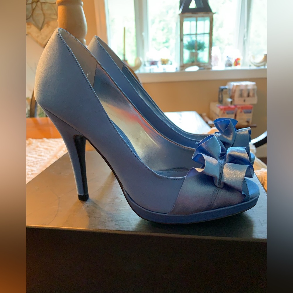 Women's satin heels